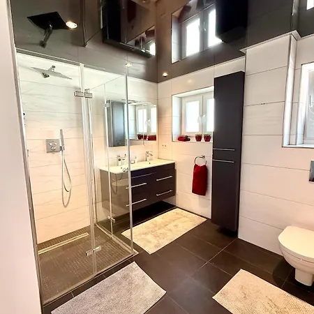 Ihre Pfalz-auszeit, Neu Mit Stil, Balkon Und Traumgarten Apartment *