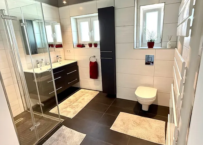 公寓 Ihre Pfalz-auszeit, Neu Mit Stil, Balkon Und Traumgarten